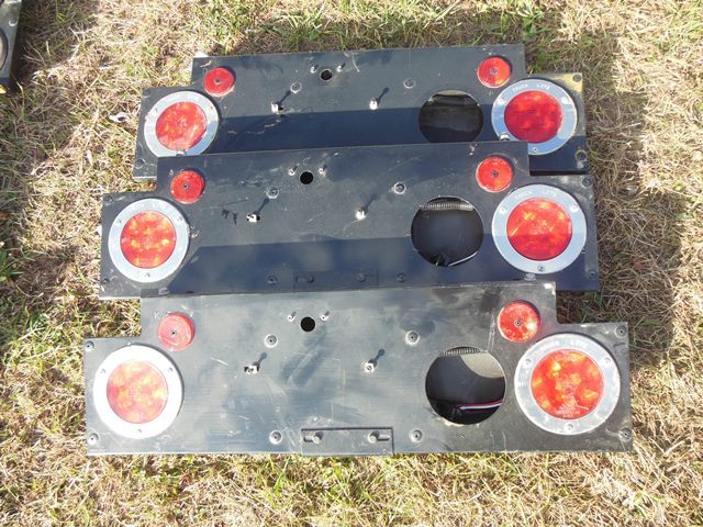 lot 61 image: Truck-Lite Super 44 LED Tail Lights - Truck Take Offs