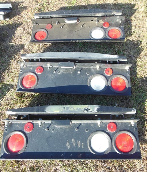 lot 63 image: Truck-Lite Super 40 Tail Lights