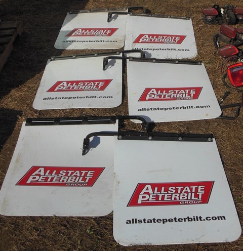 lot 87 image: 6 Mud Flaps with Brackets - Peterbilt
