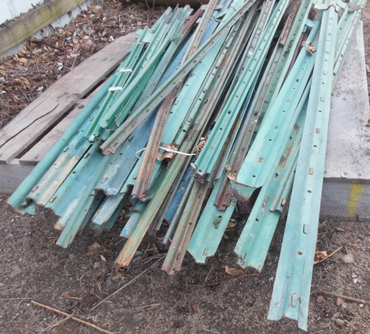 lot 108 image: Pallet of miscellaneous Fence Posts