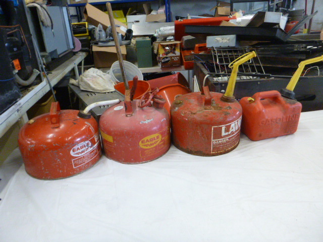 lot 16 image: 4 Gas Cans
