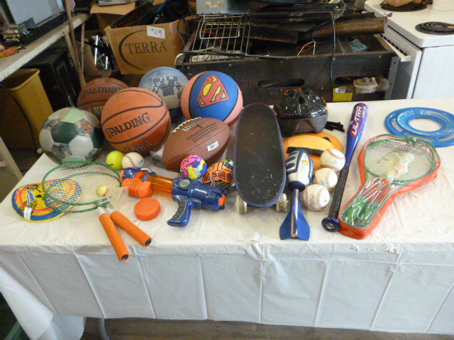 lot 43 image: Tote Full of Sporting Goods