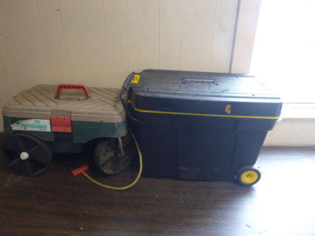 lot 56 image: Stanley Toolbox on Wheels