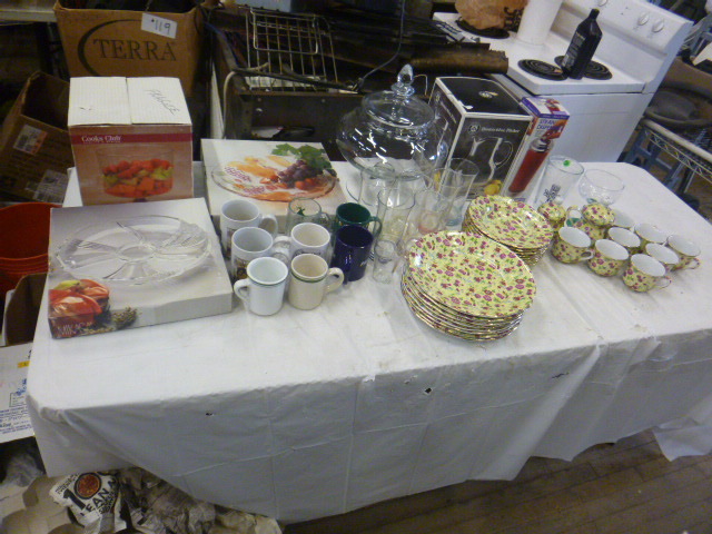 lot 62 image: Dishware and Glassware
