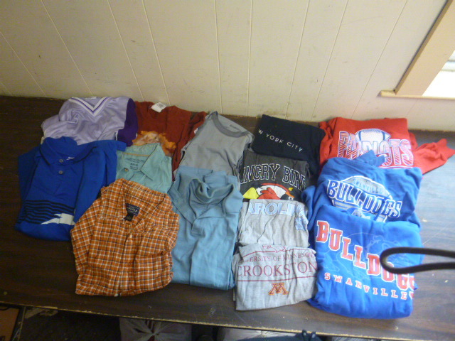 lot 67 image: Mens Size Medium Clothing
