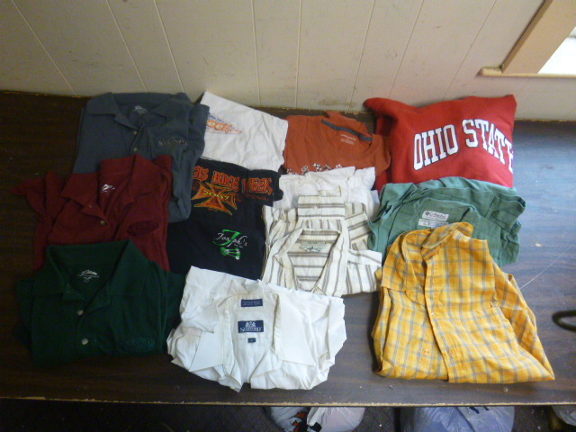 lot 68 image: Mens Size Large Clothing