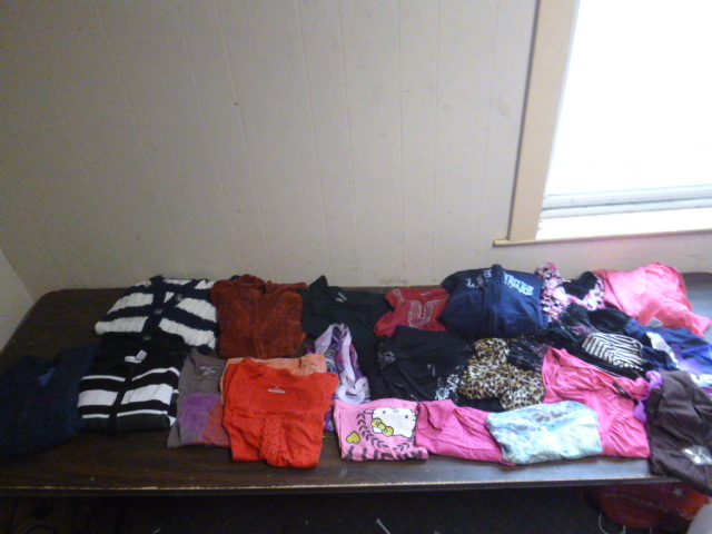 lot 71 image: Womens Size Large Clothing