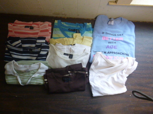 lot 74 image: Womens Size 3 XL Clothing