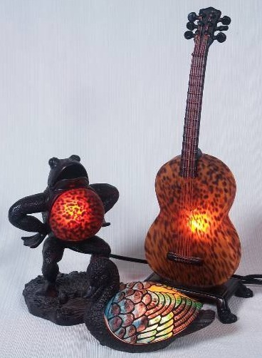 lot 7 image: Accent Lamps