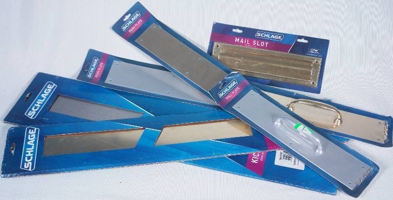 lot 29 image: Schlage Door Harware. NIB