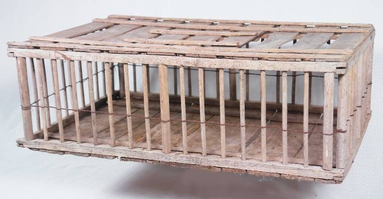 lot 71 image: Vintage Wood Poultry Crate