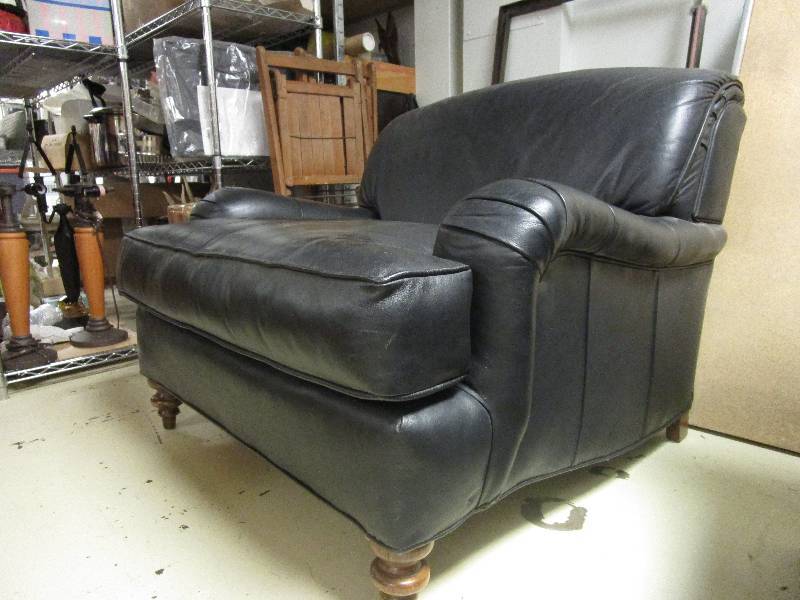 lot 405 image: HIGH QUALITY LEATHER CHAIR
