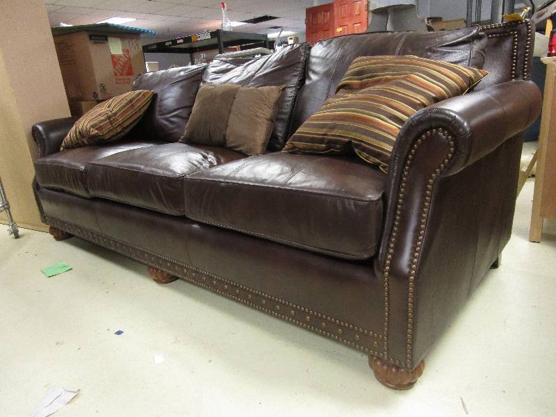 lot 406 image: LUXURY LEATHER SOFA