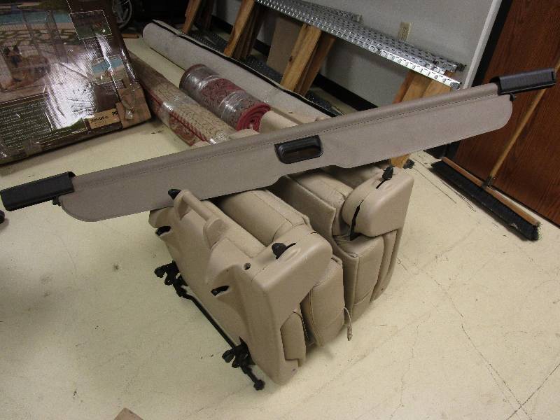 lot 412 image: REMOVABLE REAR CAR SEATS AND PULL OVER TRUCK BED COVER