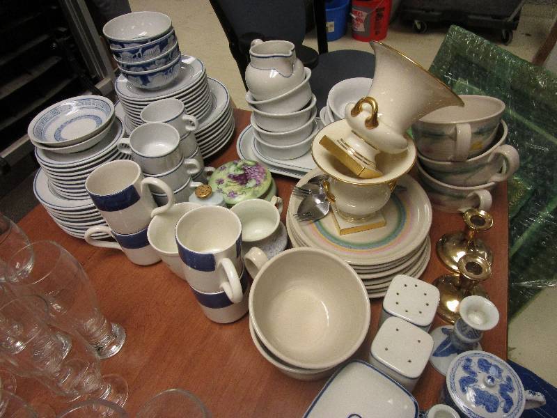 lot 431 image: PORCELAIN KITCHENWARE