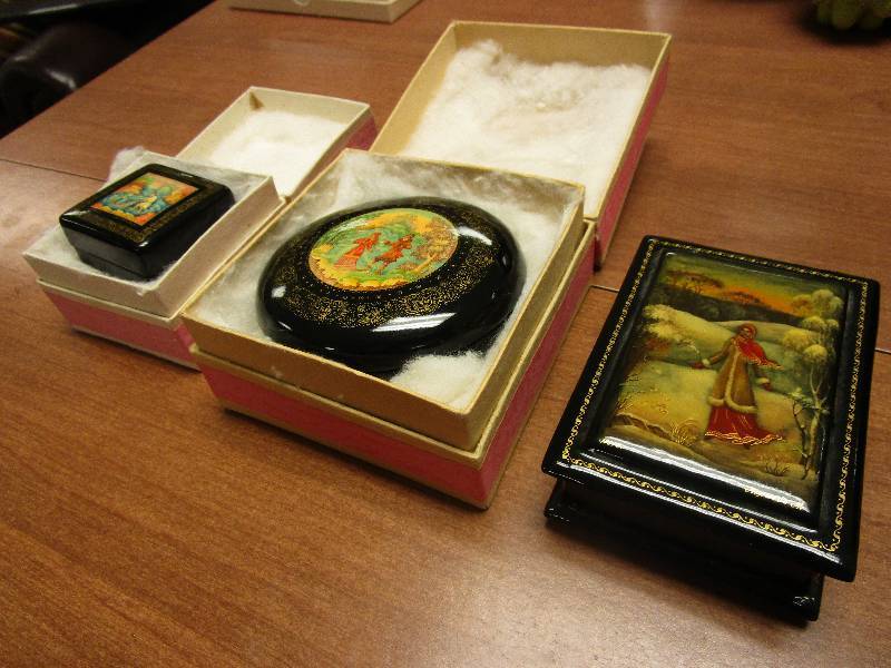 lot 442 image: HAND-PAINTED RUSSIAN BOXES