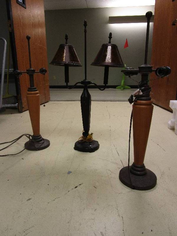 lot 463 image: LAMPS