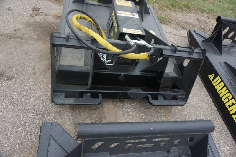 Universal Mount Bobcat Skid Loader Skid Steer 48 Brush CutterBrush Hog With Push Bar