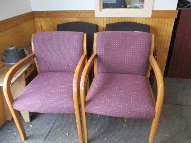 lot 4 image: Lot of Four (4) Office Chairs nice condition, no rips or tears and very comfortable.