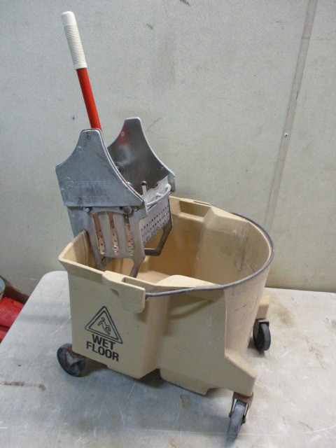 lot 25 image: Mop Bucket