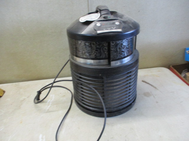 lot 72 image: Filter Queen Air Purifier