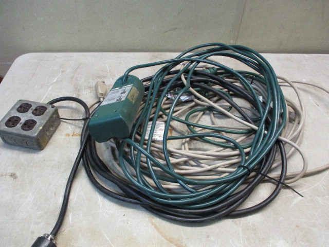 lot 99 image: 3 Extension cords