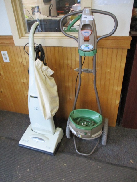 lot 118 image: Riccar Vac and Scotts Spreader