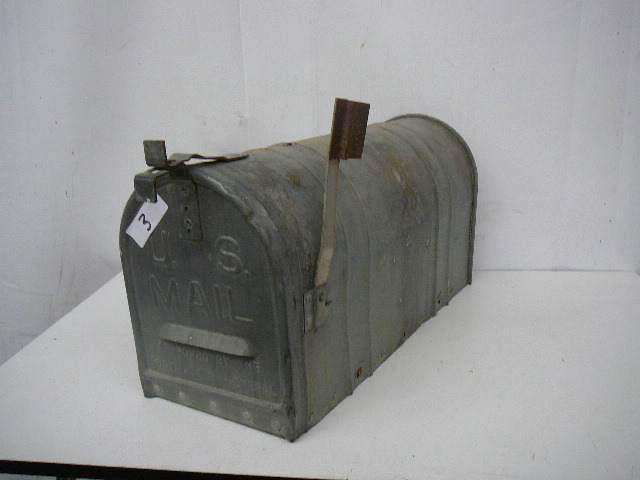lot 3 image: Large Galvanized Mail Box