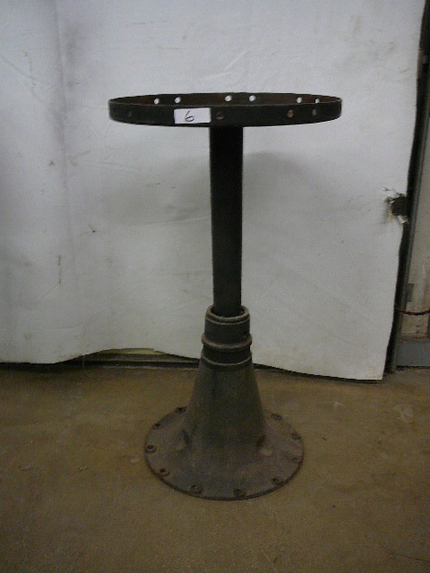 lot 6 image: Heavy Duty Work Stand