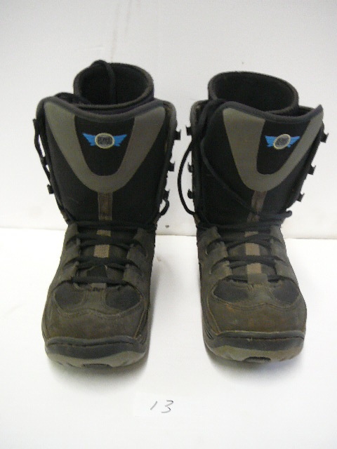 lot 13 image: Snow Board Boots