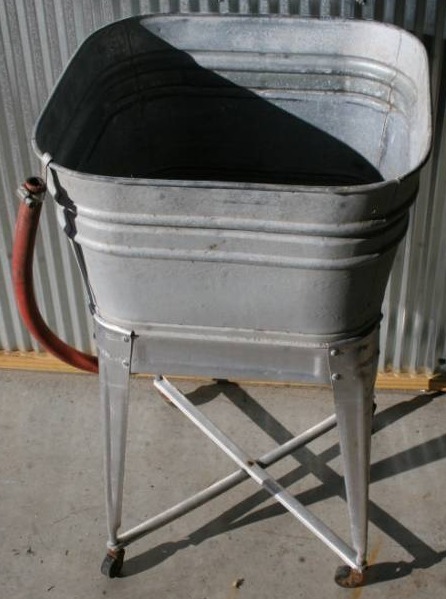 lot 16 image: Vintage Wash Tub