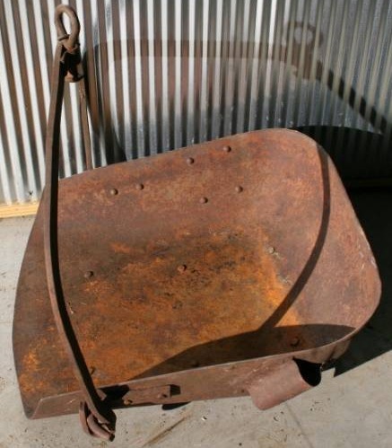 lot 12 image: Earthmover Bucket