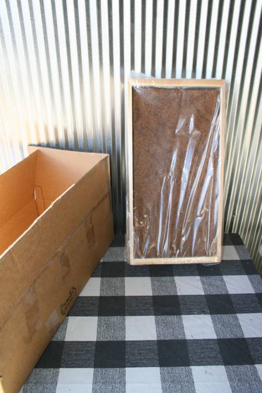 lot 31 image: Wall Hanging Box Garden