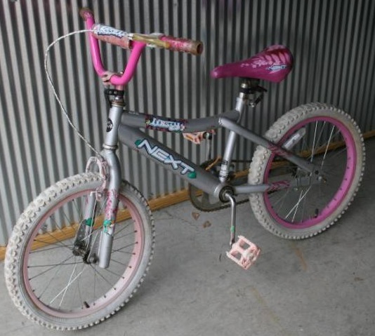 lot 38 image: Kids Bicycle