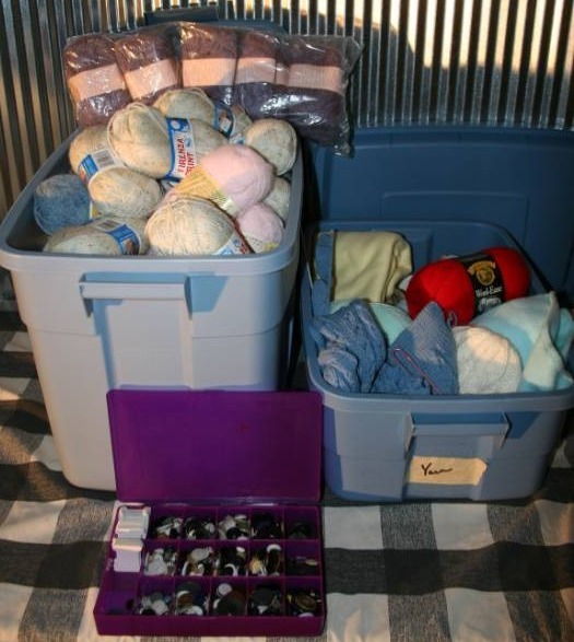 lot 44 image: Yarn and Carfts