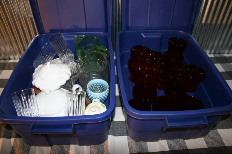 lot 50 image: Misc Glassware