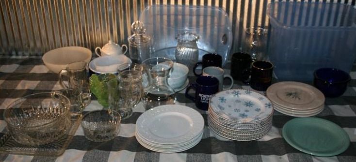lot 69 image: Assorted Glassware