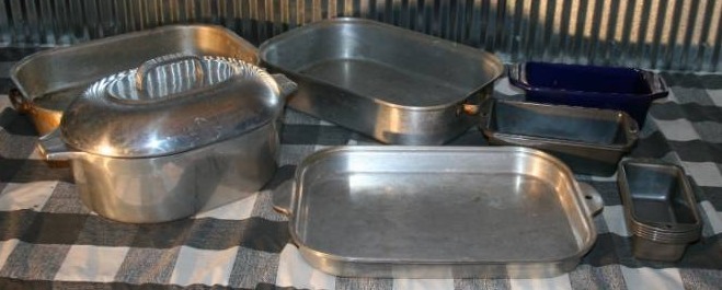 lot 81 image: Assorted Kitchenware