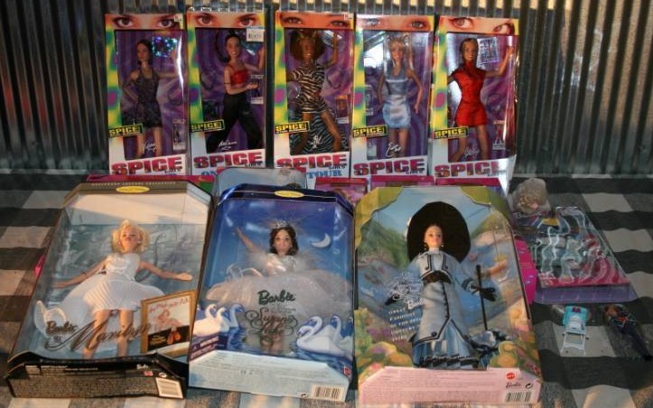 lot 95 image: Barbie Dolls and More