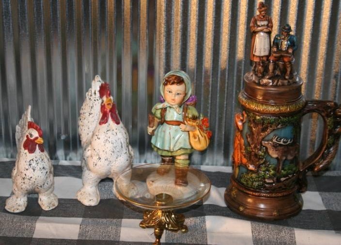 lot 106 image: Assorted Home Dcor