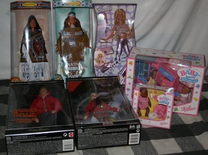lot 116 image: Barbies and More
