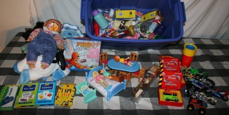 lot 119 image: Misc Toys