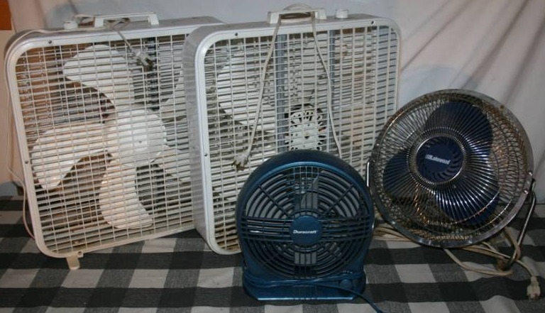 lot 122 image: Fans
