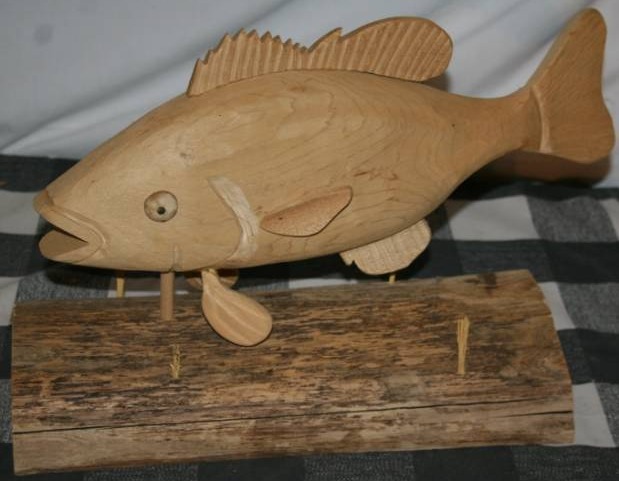 lot 123 image: Wooden Fish