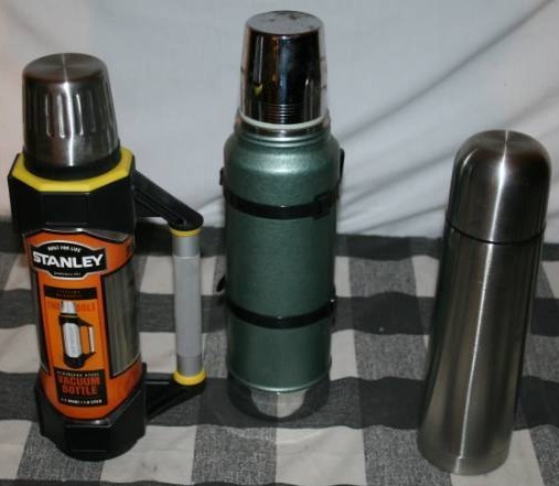 lot 124 image: Hot Beverage Containers