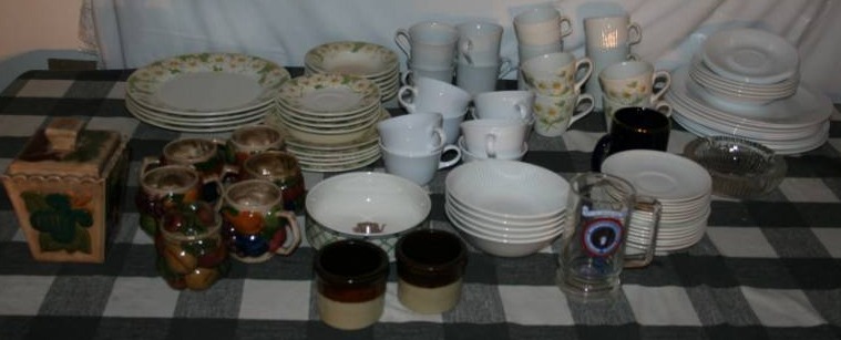 lot 134 image: Misc Glassware