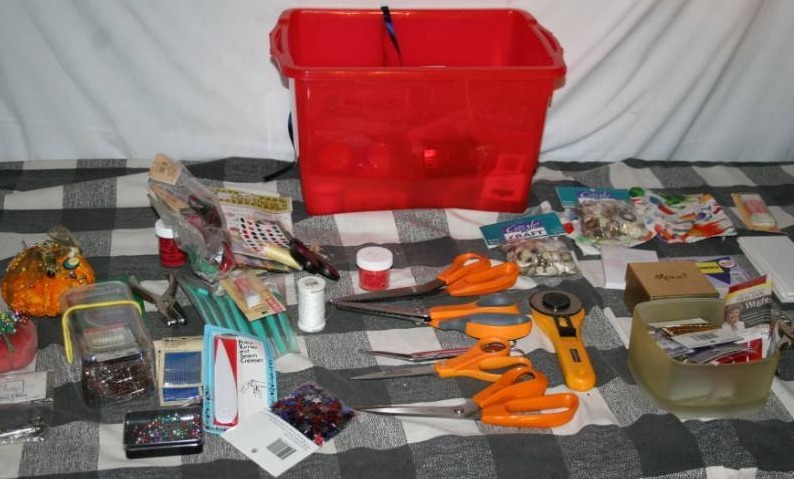 lot 147 image: Crafting Supplies
