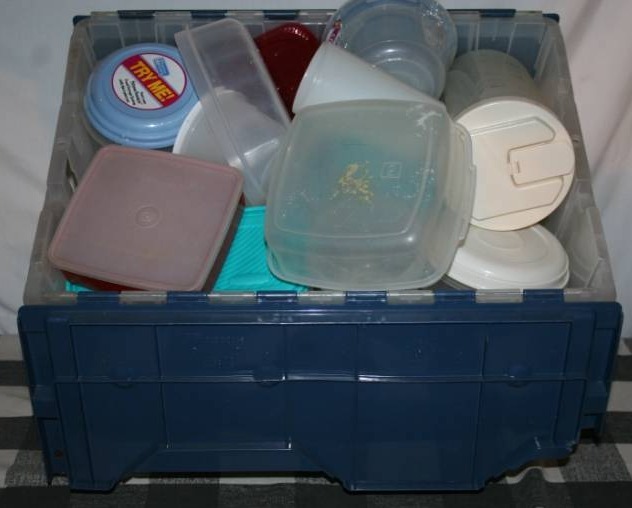 lot 154 image: Tupperware and More