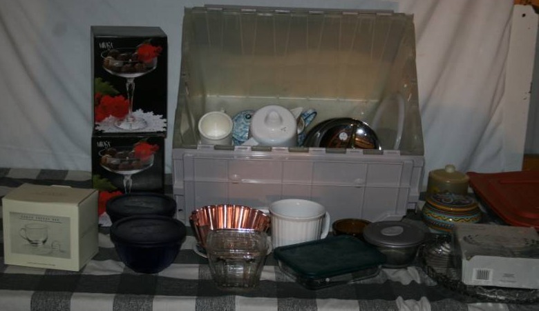 lot 157 image: Assorted Glassware and Kitchenware