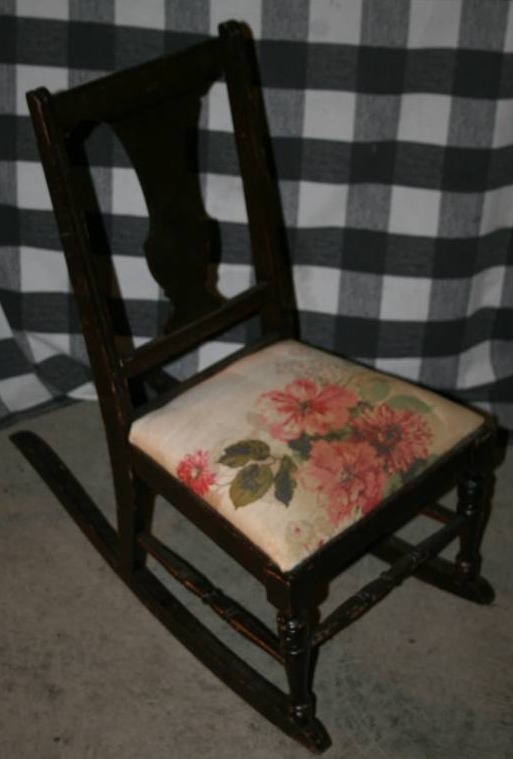 lot 182 image: Rocking Chair